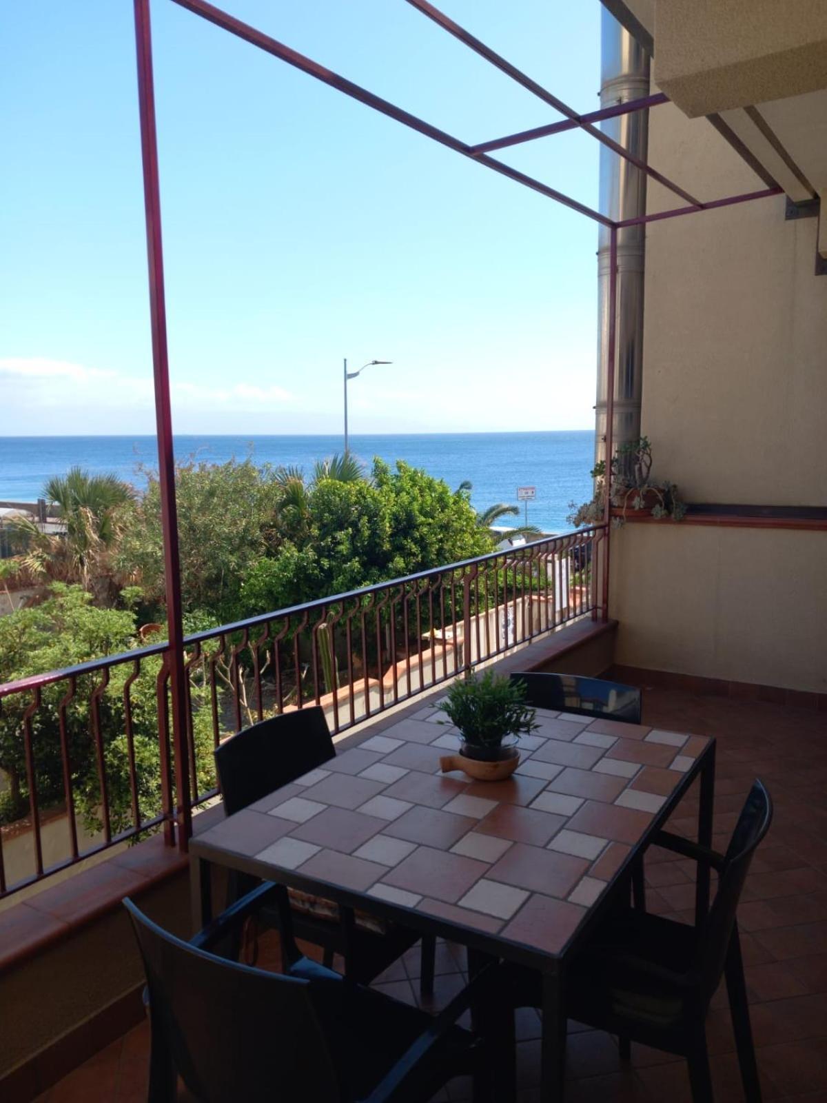 B&B La Sirena Santa Teresa Di Riva Exterior foto